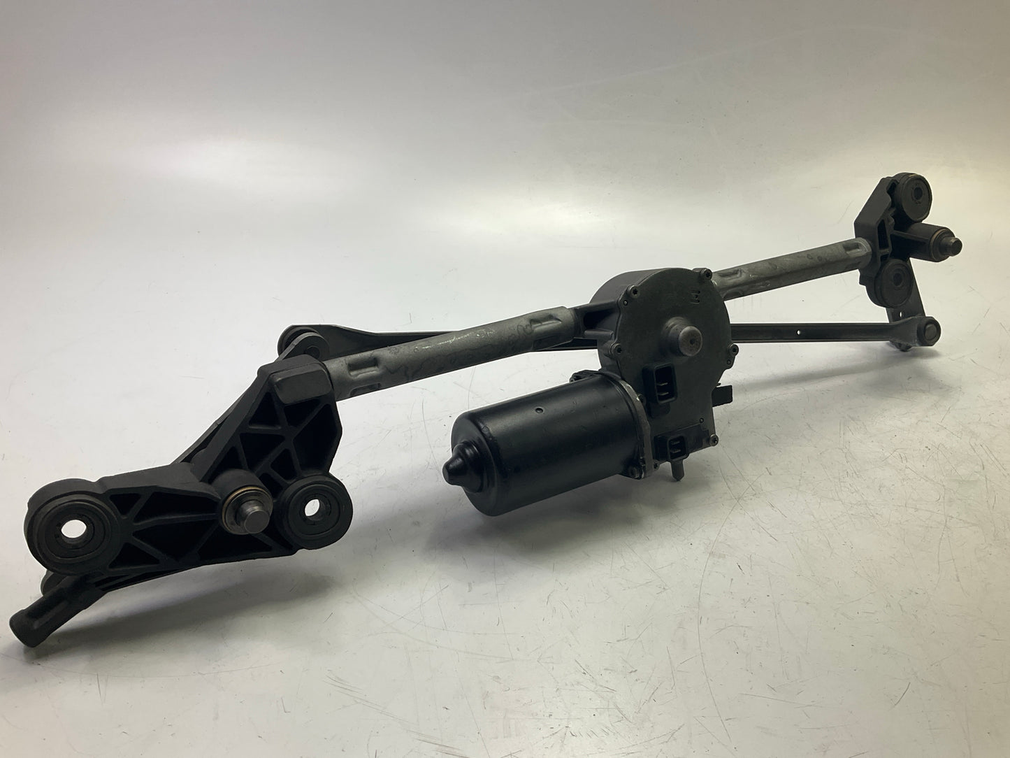 REMAN. Carquest 40-3016L Front Windshield Wiper Motor Linkage