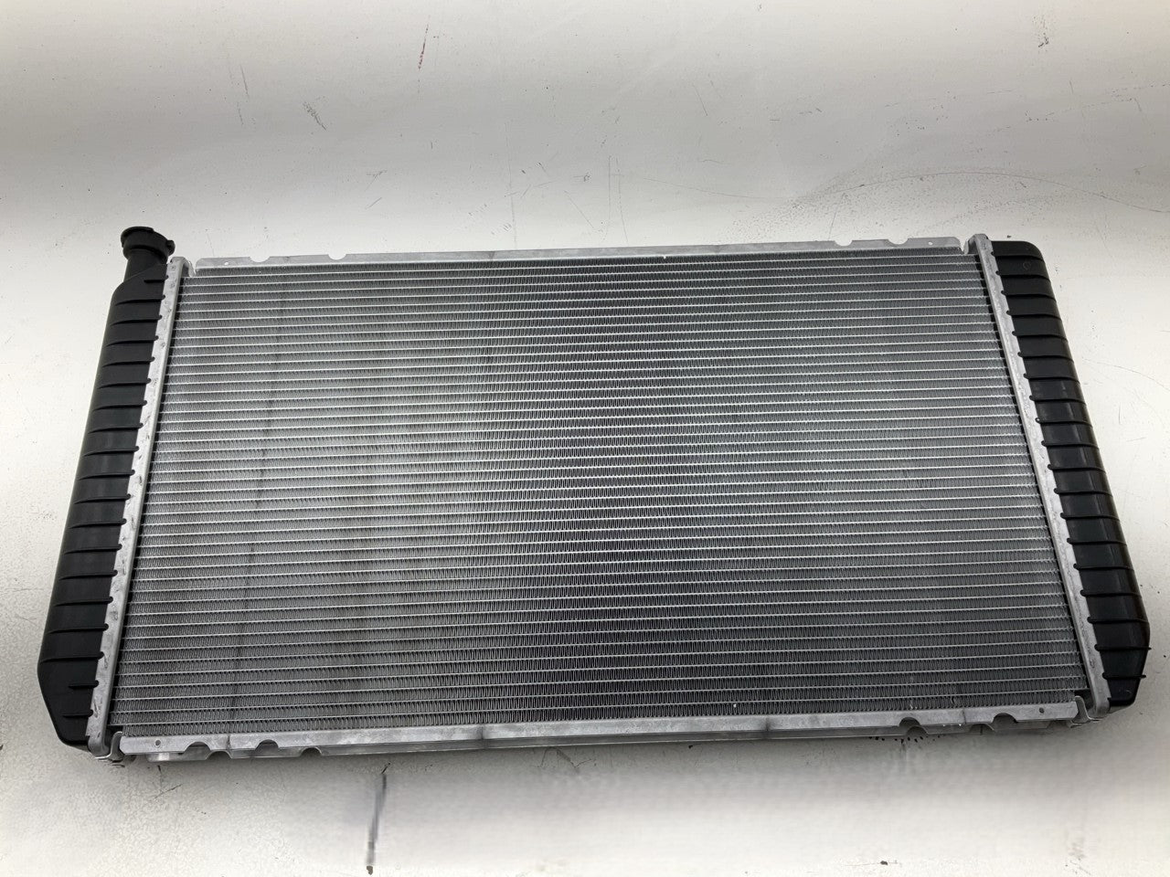 Carquest 431342 Radiator - 1994-2000 GM Chevy 7.4L 454 C2500 C3500 K2500 Truck