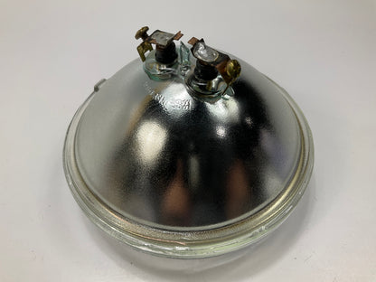 Carquest 4435 Spotlamp Sealed Beam Lamp 30W PAR46 12.8V, Wagner, Made In USA