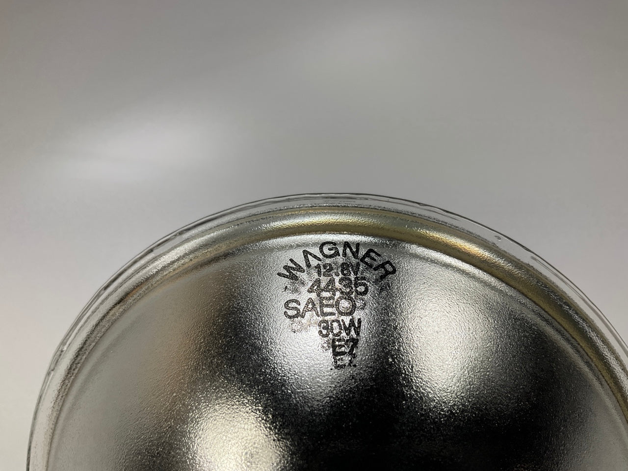 Carquest 4435 Spotlamp Sealed Beam Lamp 30W PAR46 12.8V, Wagner, Made In USA