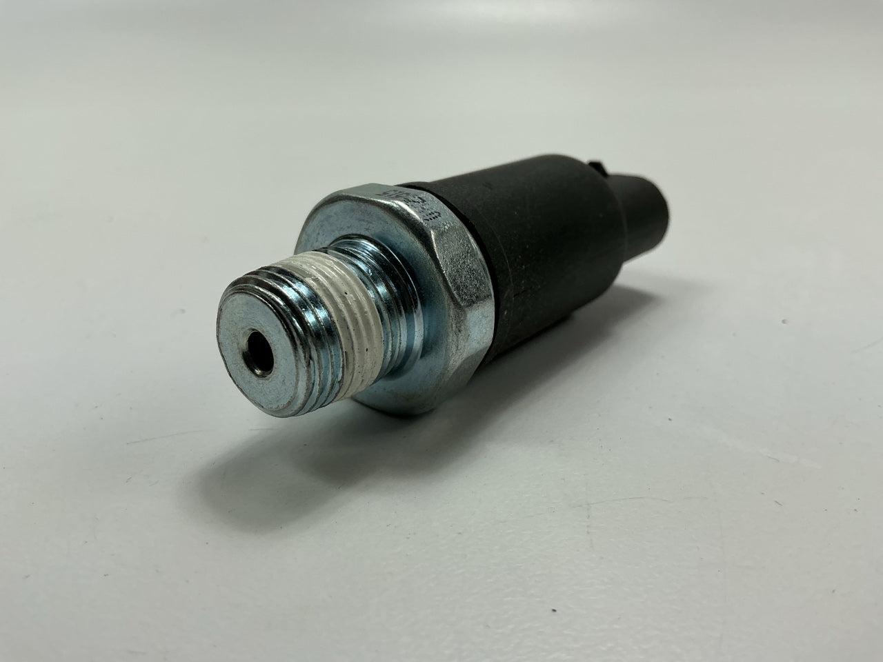 Carquest 57020 Engine Oil Pressure Sender Sensor Switch
