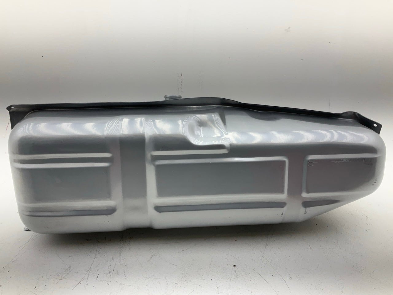 Carquest 576-325 Fuel Gas Tank - 18.5 Gallon Tank - 1997-2002 Chevy S10, Sonoma