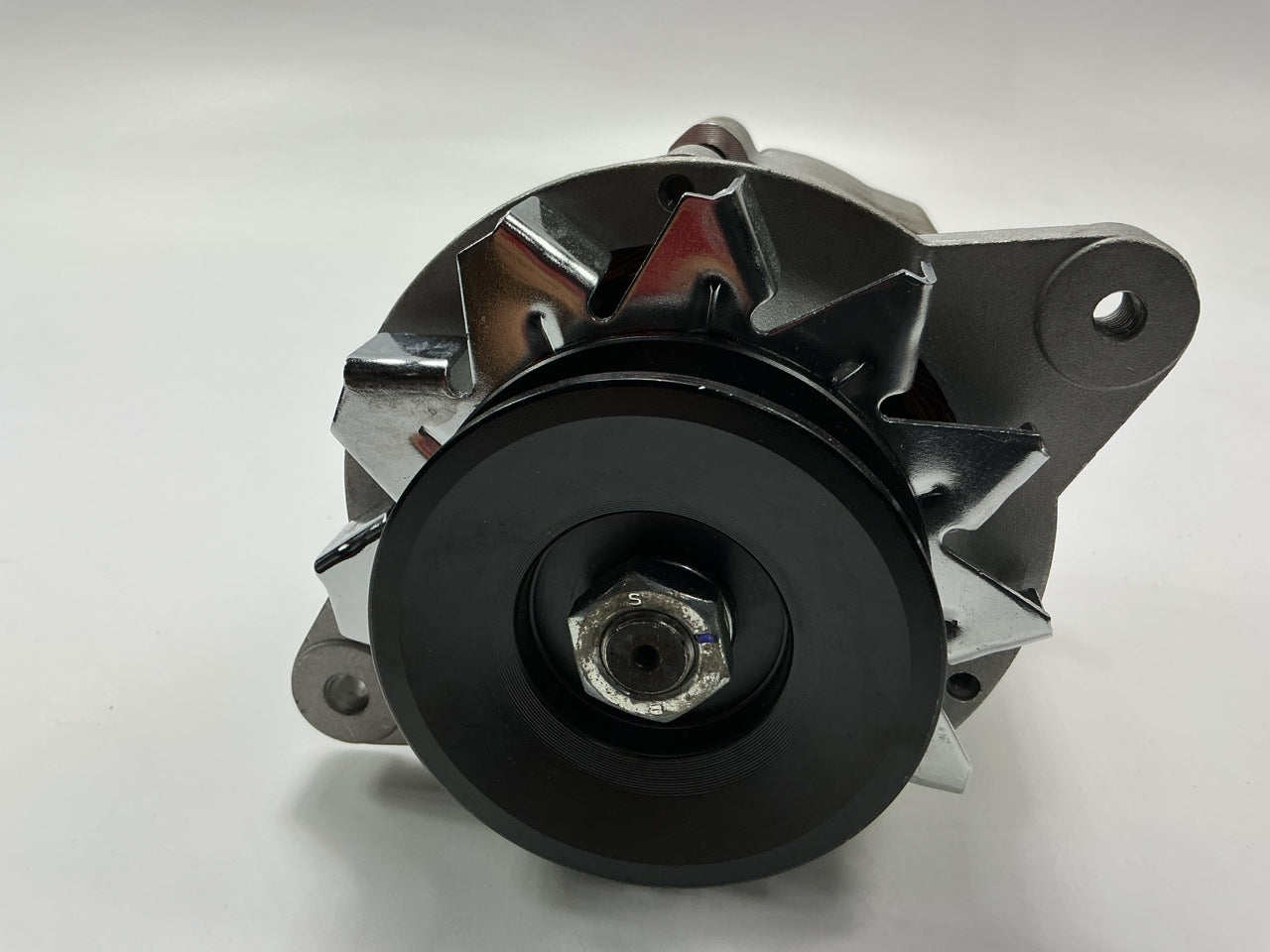 Carquest 71-12323N Alternator (20 Amp) For 1991-1999 Kobelco Excavator W/ 4JB1