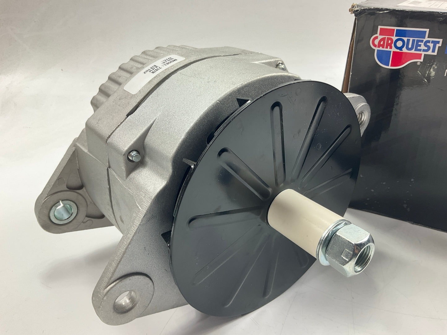 NEW Carquest 71-7197N Alternator, 65 Amp