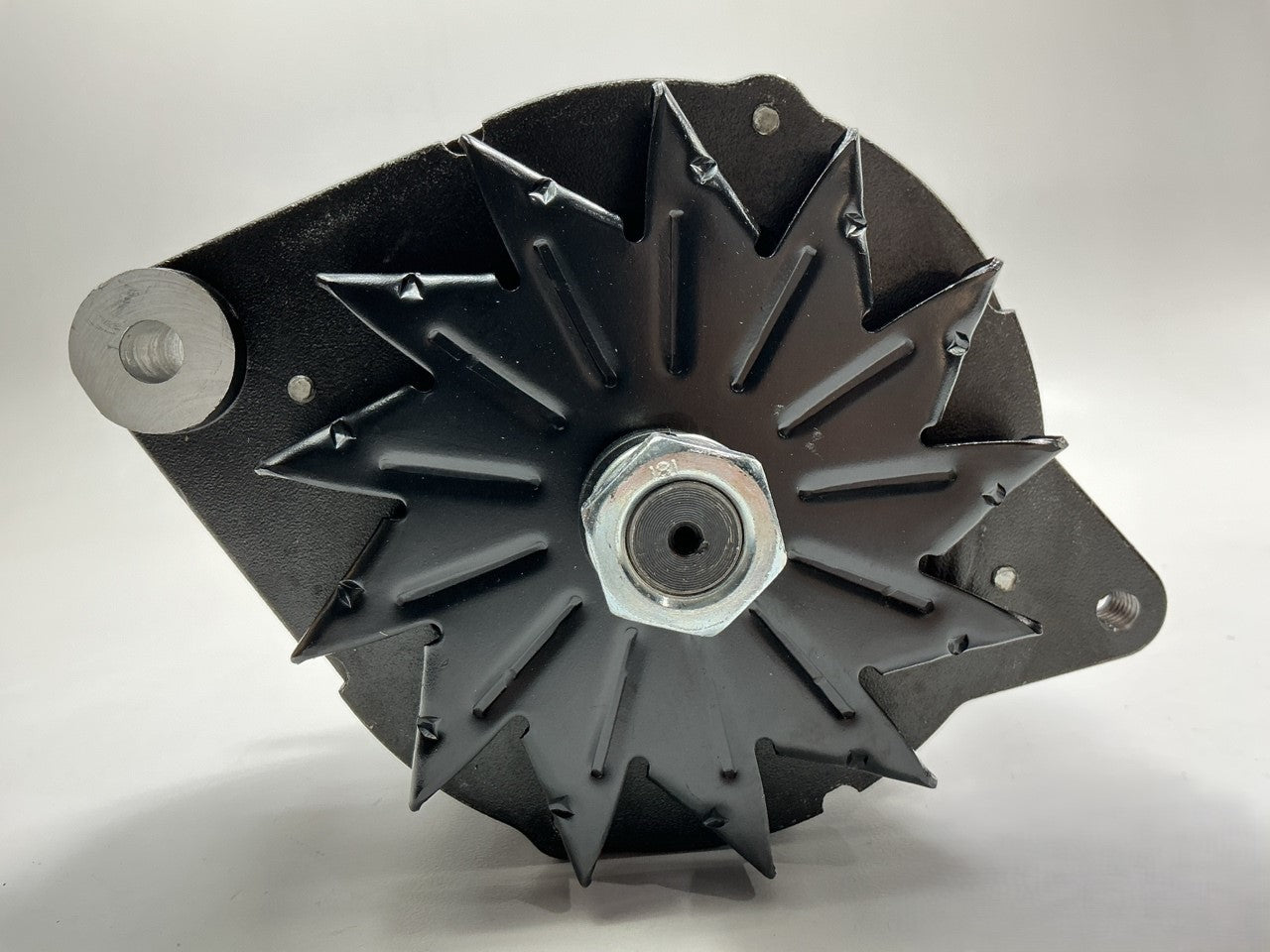 Carquest 71-7353N 37 Amp Alternator, Replaces AT21618, AT21619, SE501350 TY1428