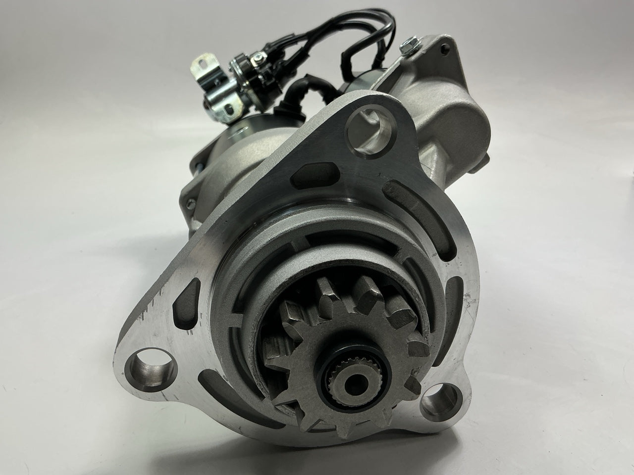 Carquest 72-6853N 39MT Starter Motor, 24 Volt For Prevost Bus W/ C16