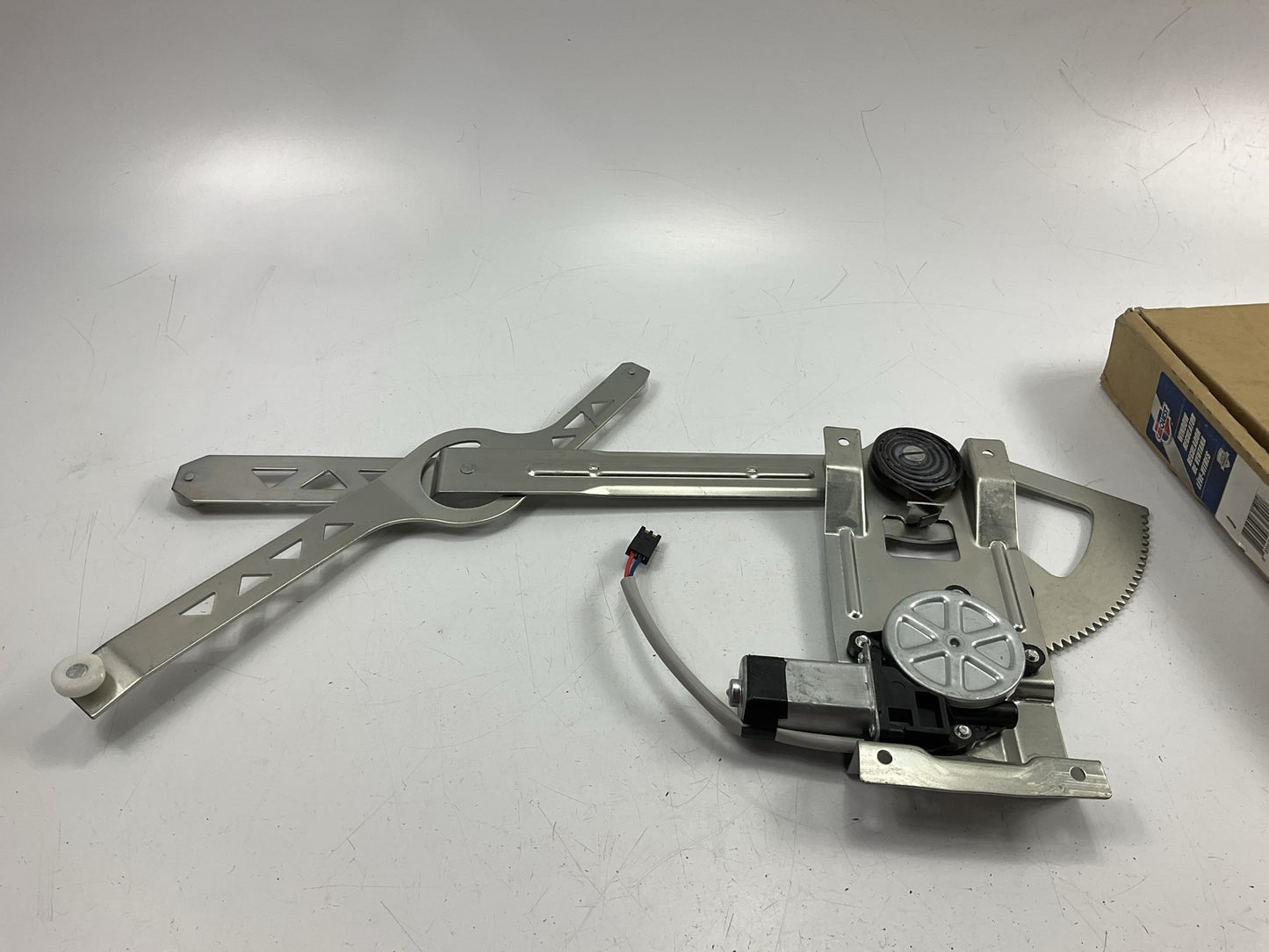 Carquest 741-897 Front Right Power Window Motor & Regulator