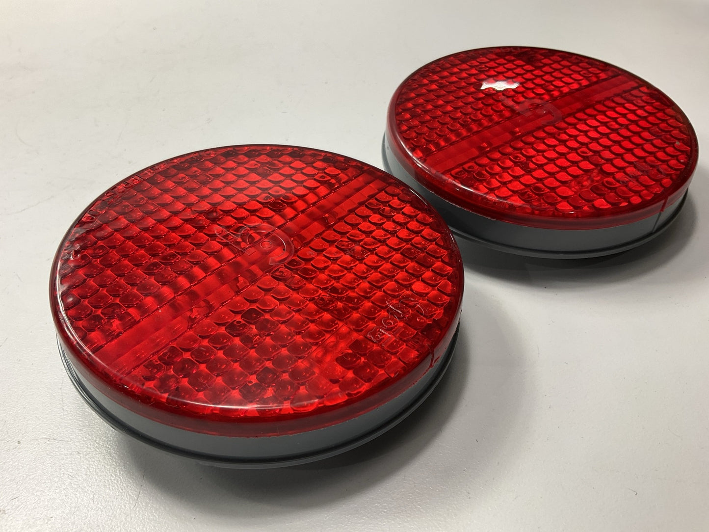 PAIR - Carquest (Made By Grote) 77352 4 Inch Red Supernova LED Strobe Lamps