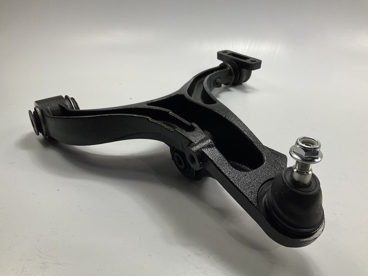 Carquest 810-324591B Front Right Lower Control Arm For 2009-2010 Grand Cherokee