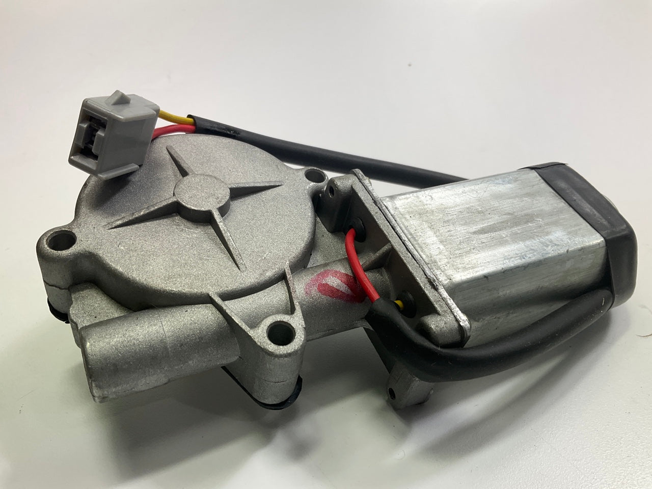 Carquest 83099 Right Power Window Motor For 1998-2011 Lincoln Town Car