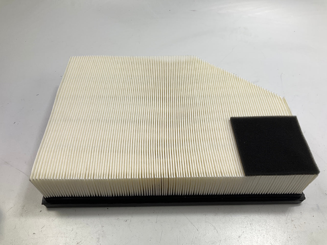 Carquest 83242 Engine Air Filter For 2005-2011 Volvo XC90 4.4L V8