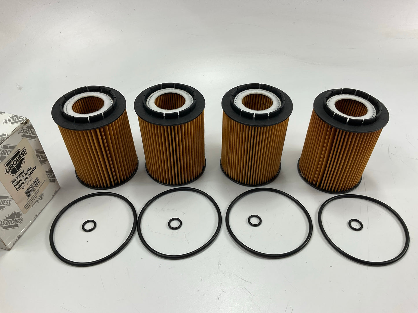(4) Carquest 84563 Engine Oil Filter  For 2004-2007 Volkswagen Touareg 4.2L V8