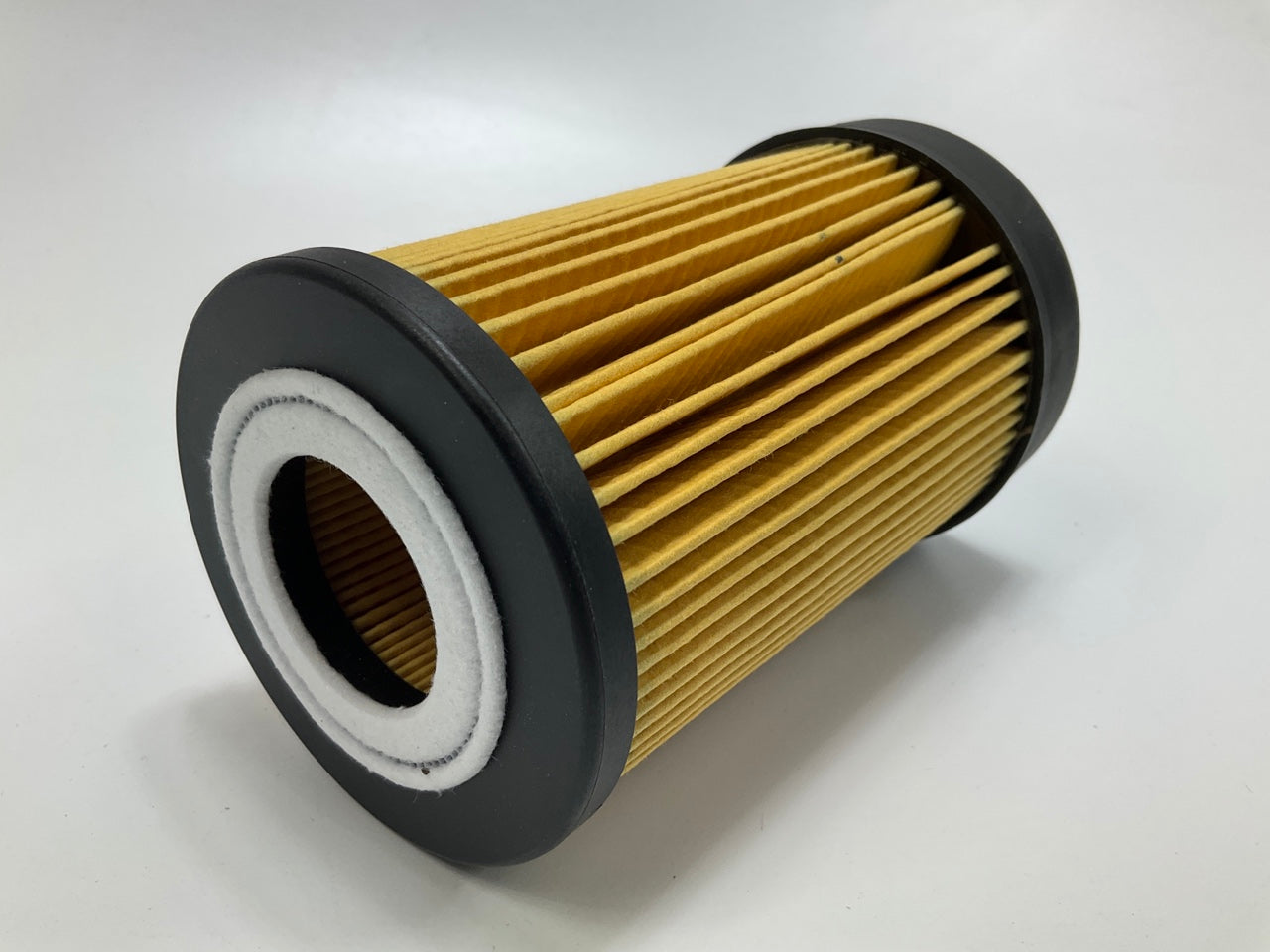 Carquest 84717 Oil Filter - Replaces Wix 57717, Baldwin P7423, 6E7Z6731D, FL2029