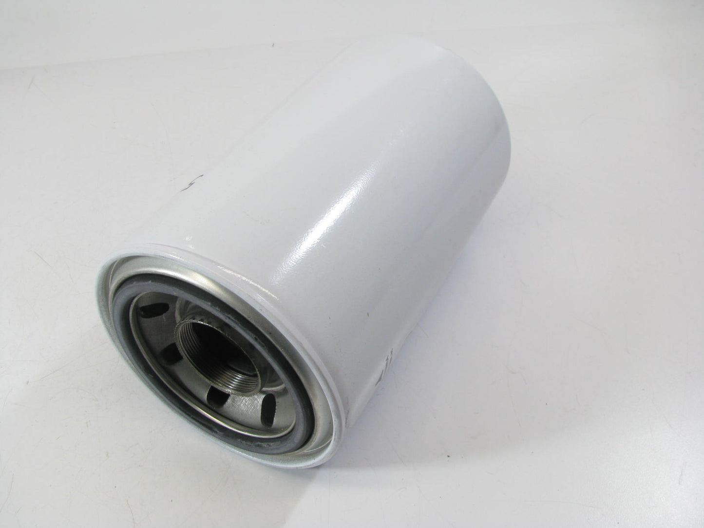 Carquest 84799 Engine Oil Filter - Replaces 57799, 1842816C2, B7314, LF16133