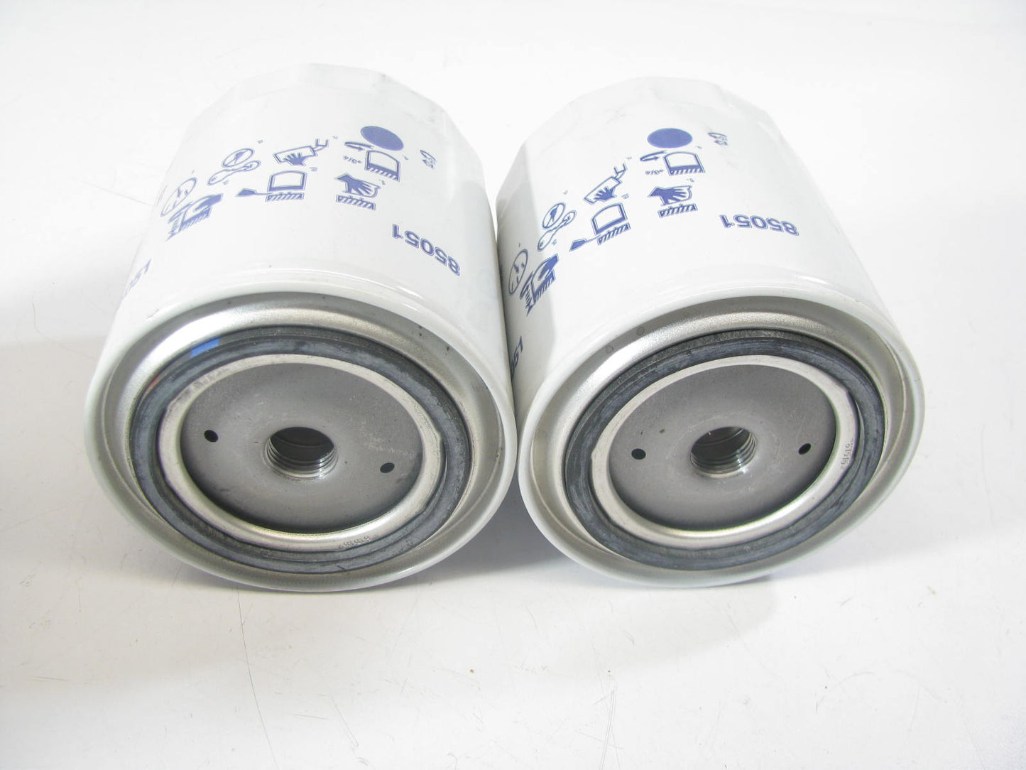 (2) Carquest 85051 Oil Filter Replaces P3317 51320 L20024 LFP2271 HF907 P550154