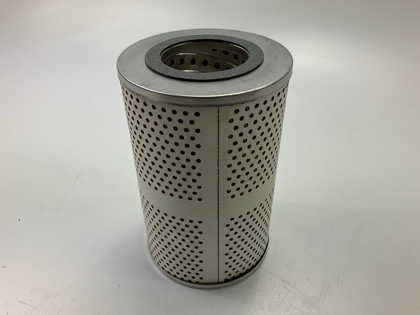 Carquest 85251 Oil Filter - Replaces 51251, 3I1609, P550174, CH334PL, LF354