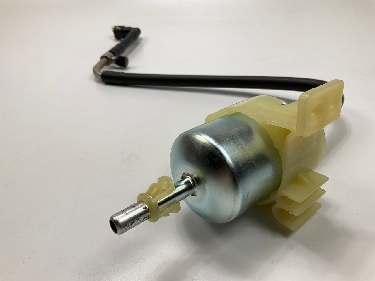 Missing Hardware - Carquest 86575 Fuel Filter