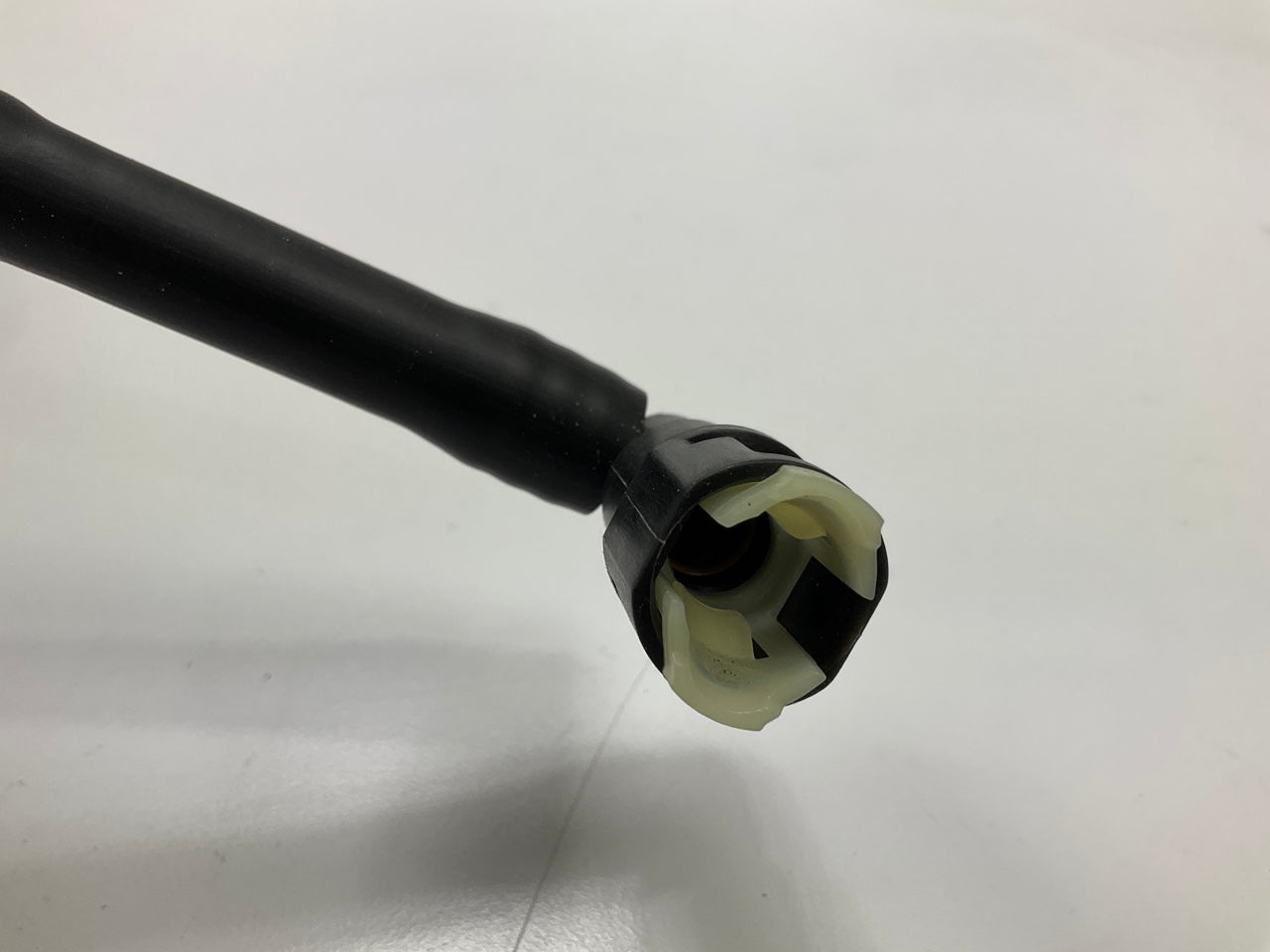 Missing Hardware - Carquest 86575 Fuel Filter