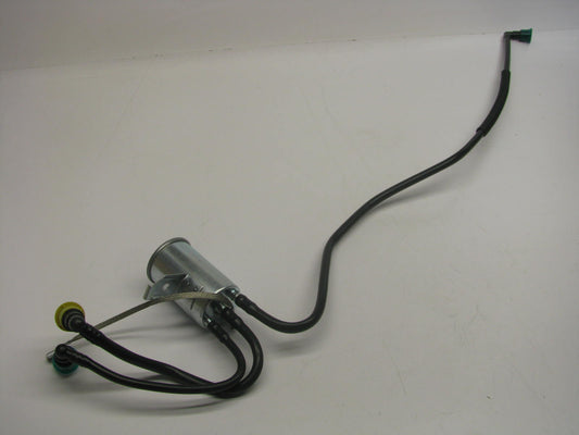 Carquest 86577 Fuel Filter For 1996-2000 Chrysler Town & Country, Grand Caravan