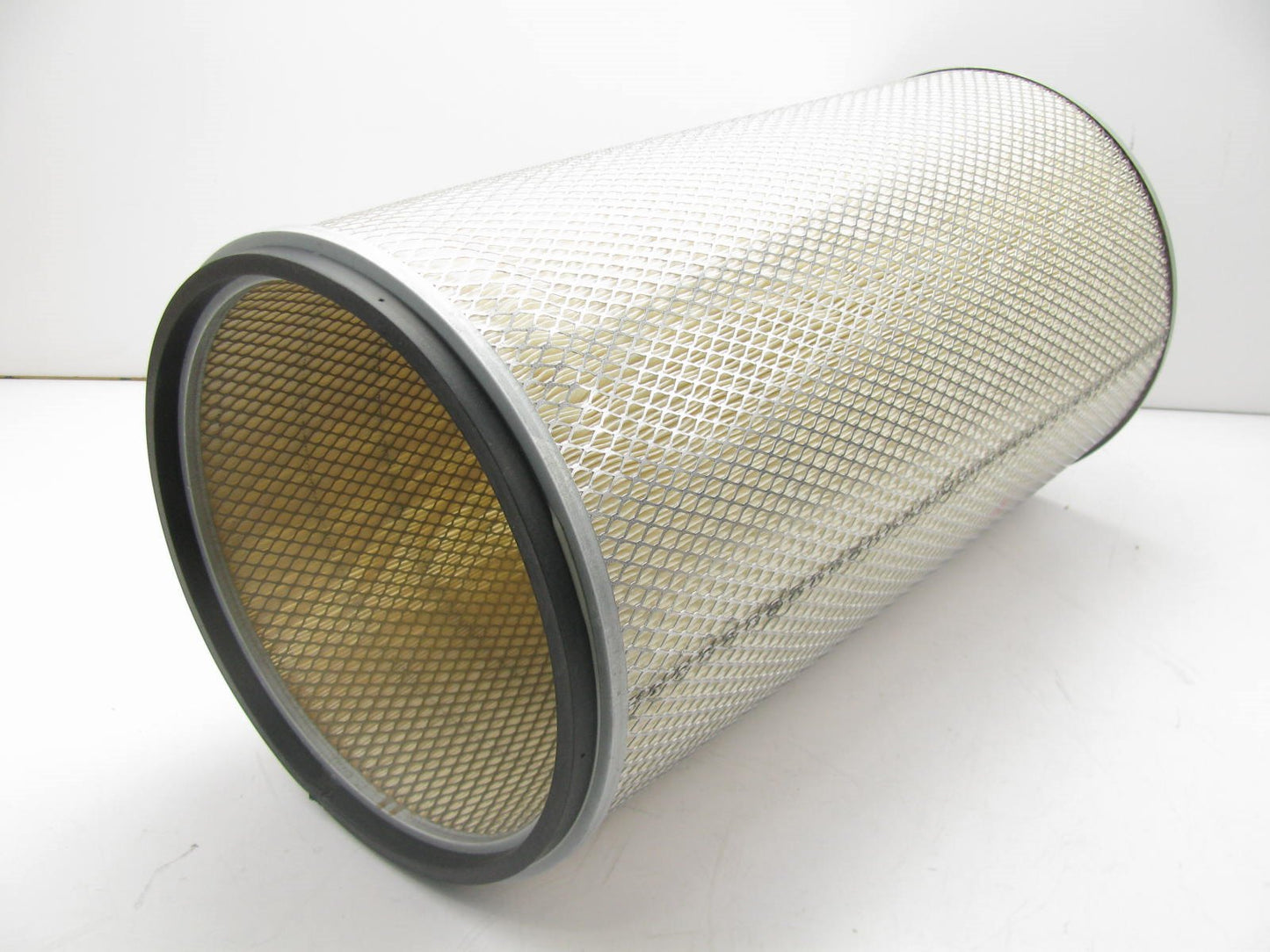 Carquest 87239 Air Filter Replaces: 42576 42239 A72921 2239 LAF1816 AF577 AF880