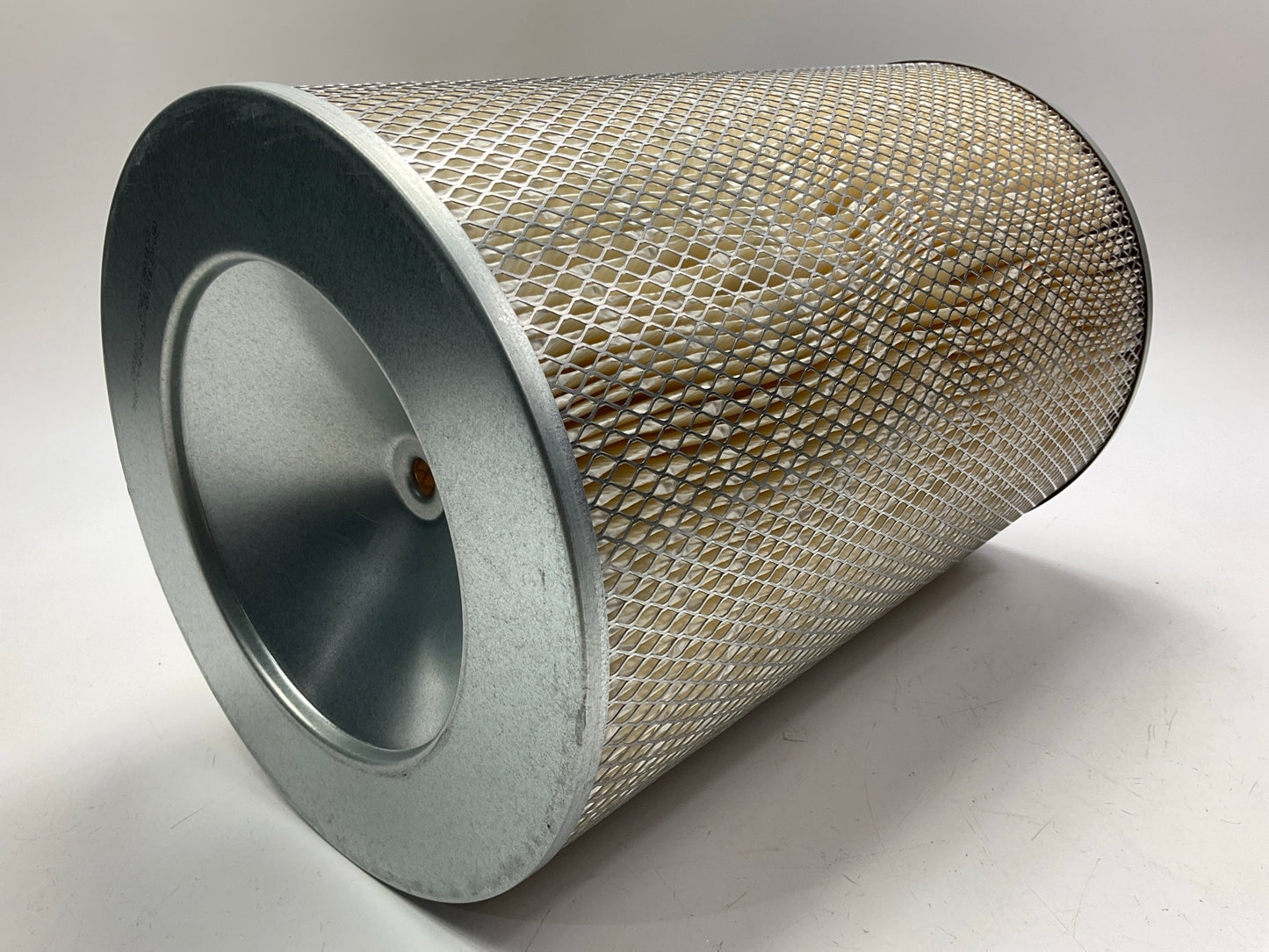 Carquest 87422 Air Filter Replaces CA1575 42422 A73297 LAF3716 AF464 AF919