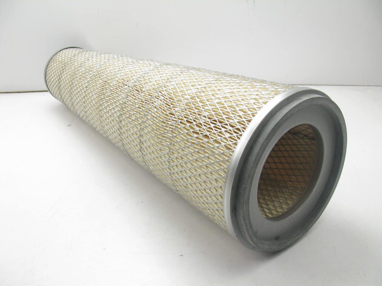 Carquest 87611 Air Filter Replaces: 42611 A84463 AF740 AF583 AF931M P185073
