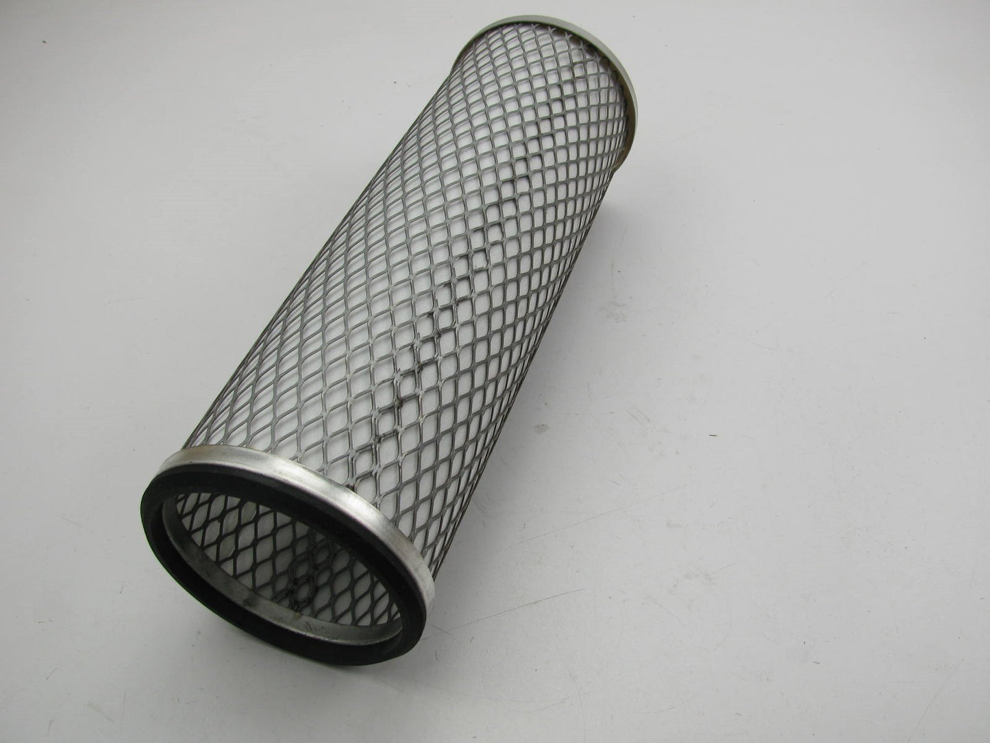 Carquest 87648 Air Filter Replaces: 42648 A63314 2677 LAF414 AF398 AF963 P141319