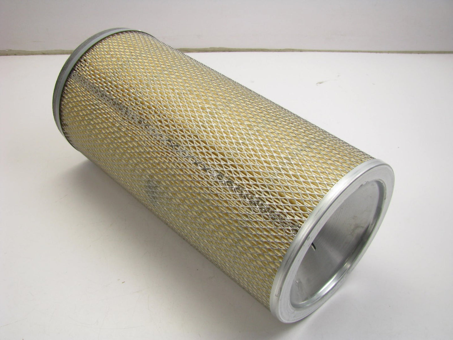 Carquest 87651 Air Filter Replaces: 42651 A63298 2651 LAF2526 AF610 AF986 A246C
