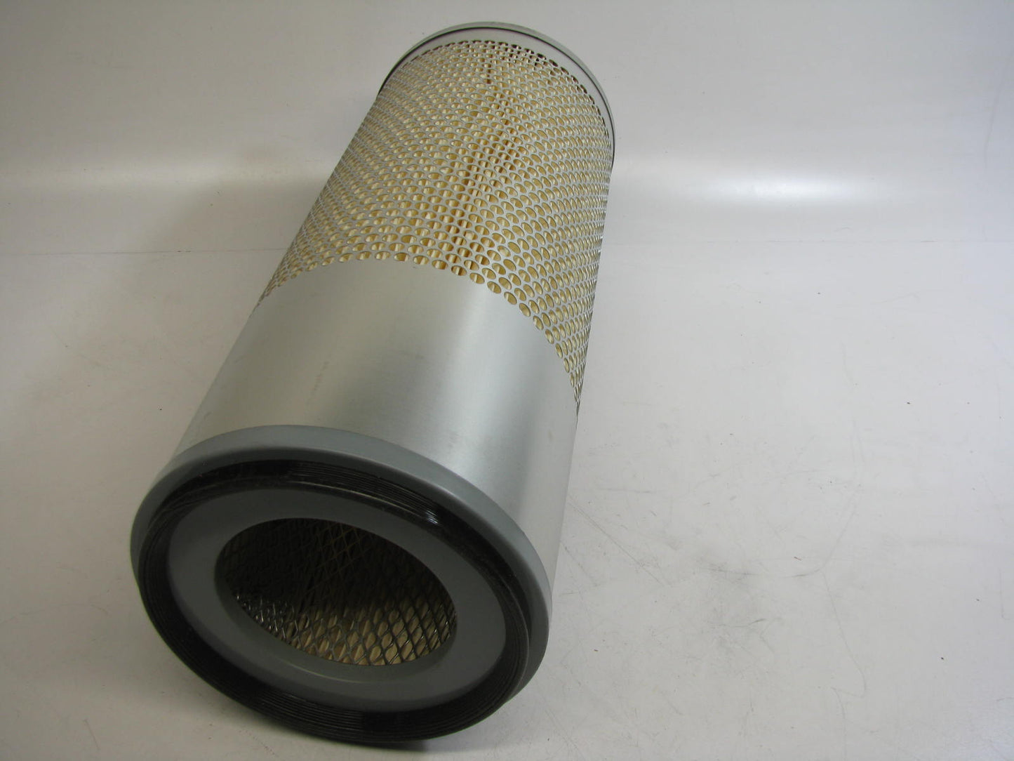Carquest 87678 Air Filter Replaces CA1543 46557 A63520 LAF1986 AF592 AF1910M