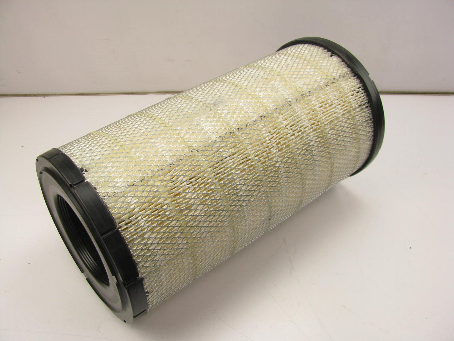 Carquest 88348 Air Filter Replaces 46348 A75989 AF26417 P544950 RS4618 LAF4618