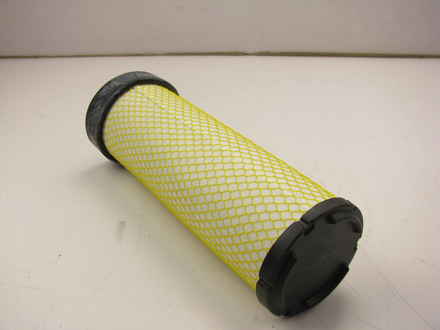 Carquest 88640 Air Filter Replaces: 46640 A65162 6640 LAF5732 AF2305 AF25413