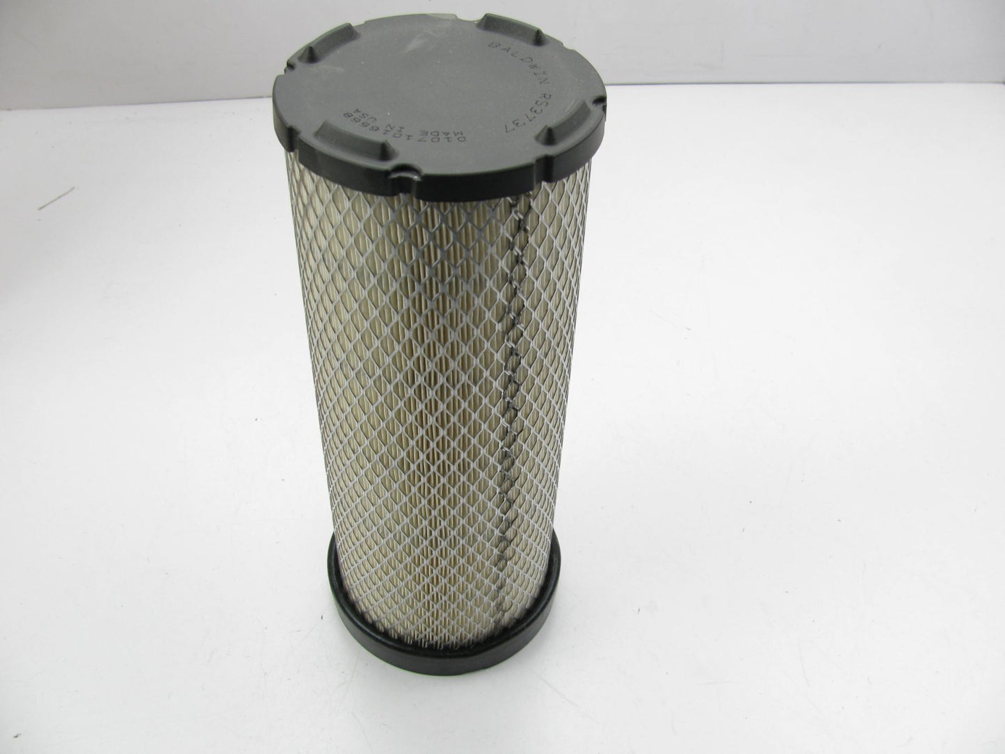 Carquest 88702 Air Filter Replaces: 46702 RS3737 131-8821 P536492 AF25624 6702