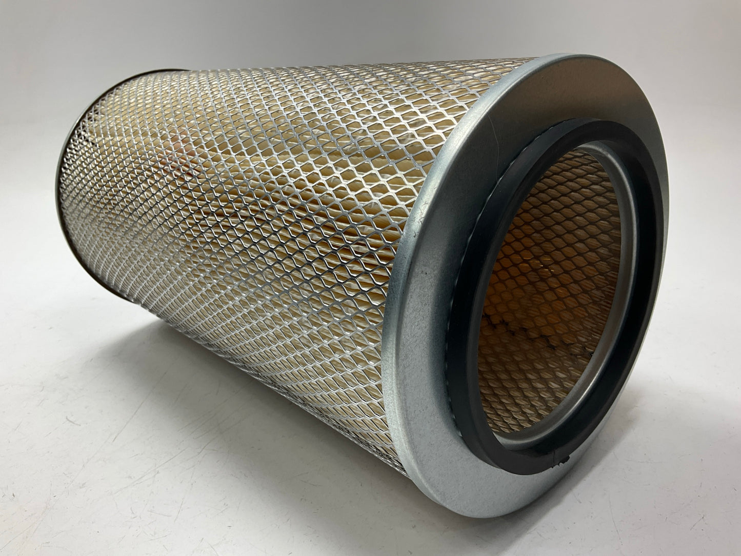 Carquest 88703 Air Filter Replaces: 46703, LAF4631, 6703, A65019 AF25570 P607365