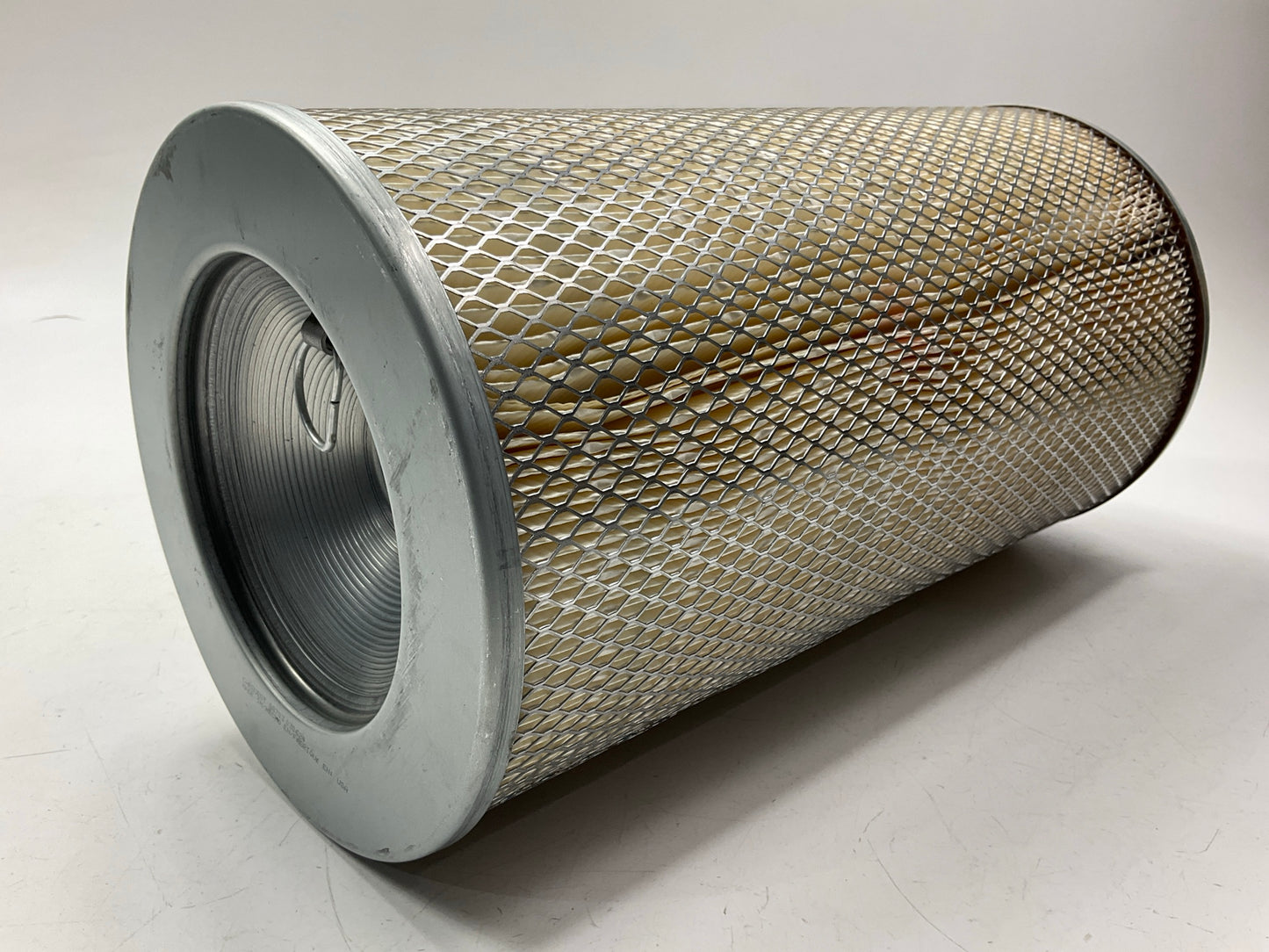 Carquest 88703 Air Filter Replaces: 46703, LAF4631, 6703, A65019 AF25570 P607365