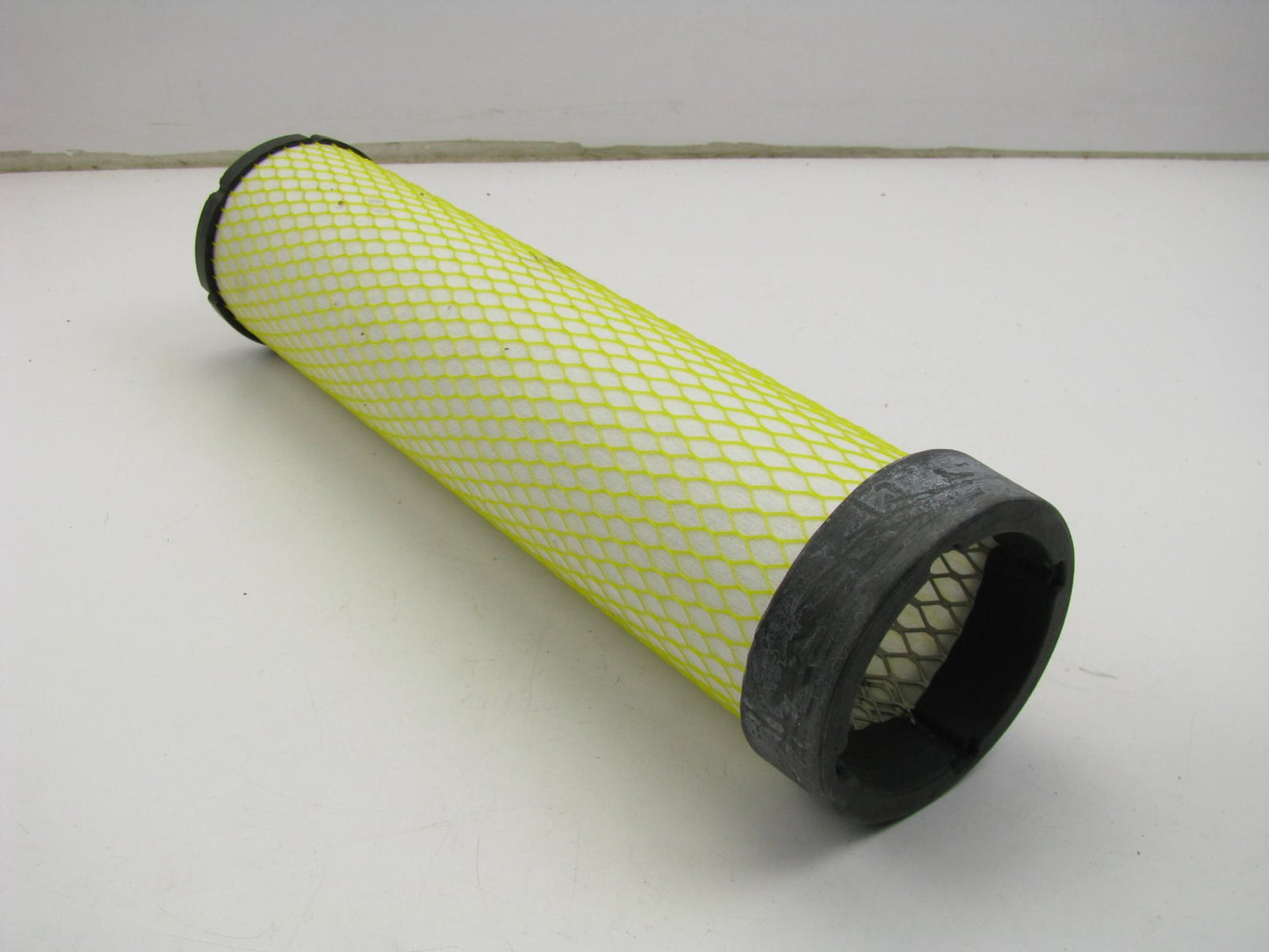 Carquest 88766 Air Filter Replaces AT203470 46766 LAF5932 AF2353 130-4679