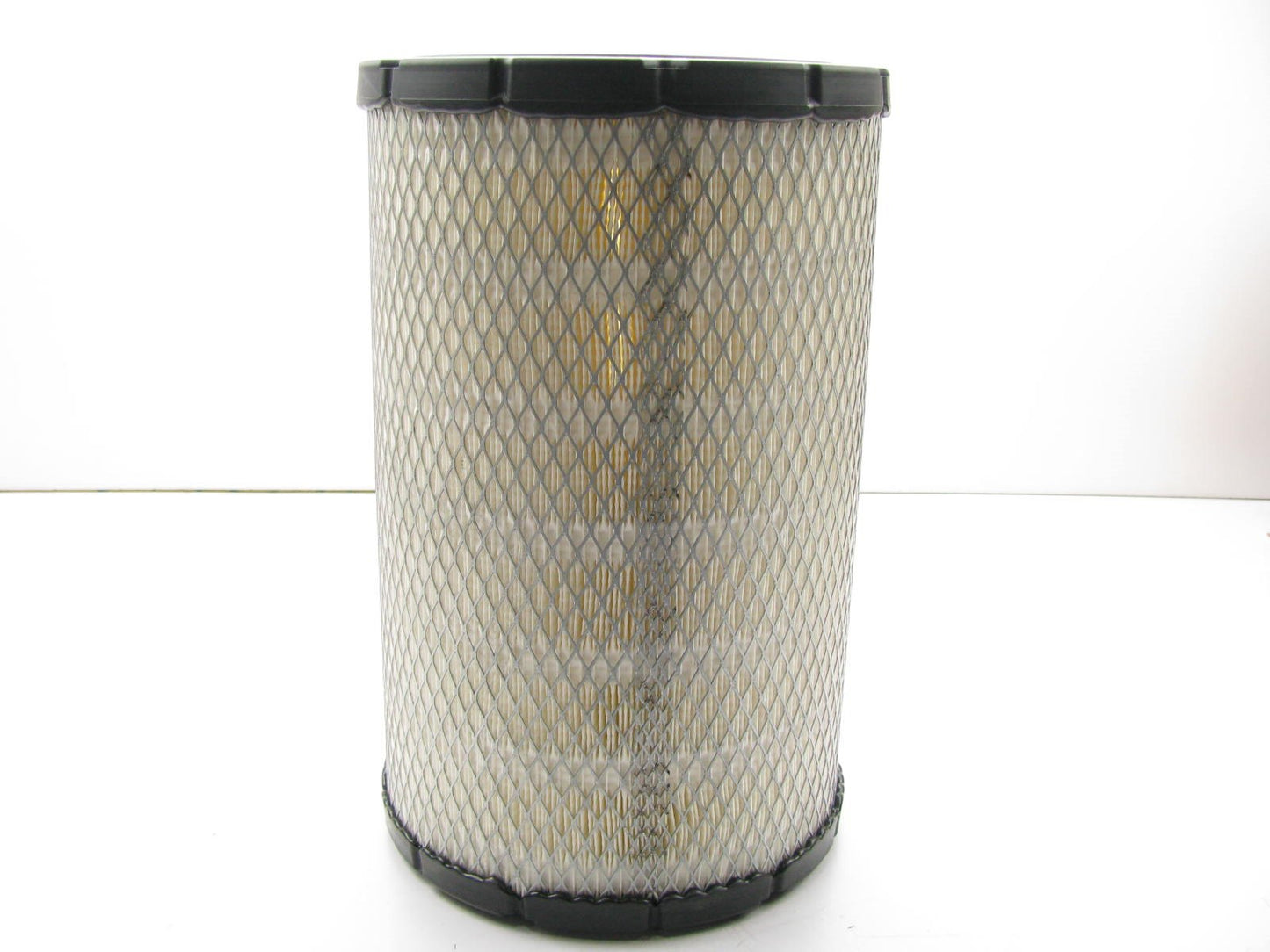 Carquest 88776 Air Filter Replaces: 46776 A65079 LAF5761 AF25414 P821938 RS3538