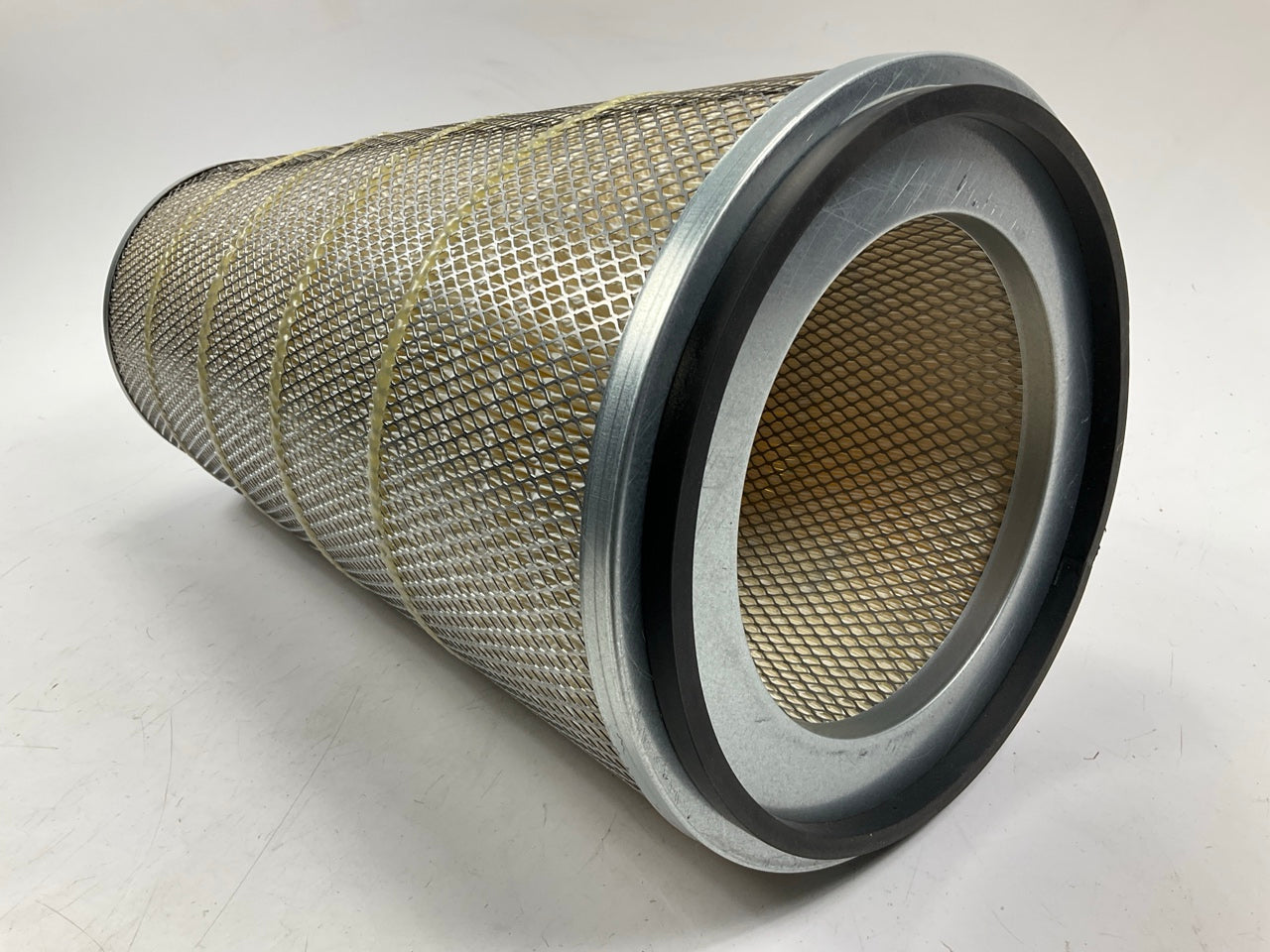 Carquest 88860 Air Filter - Replaces 46860, 22005-5023, 70402N, LAF3931, A1268C