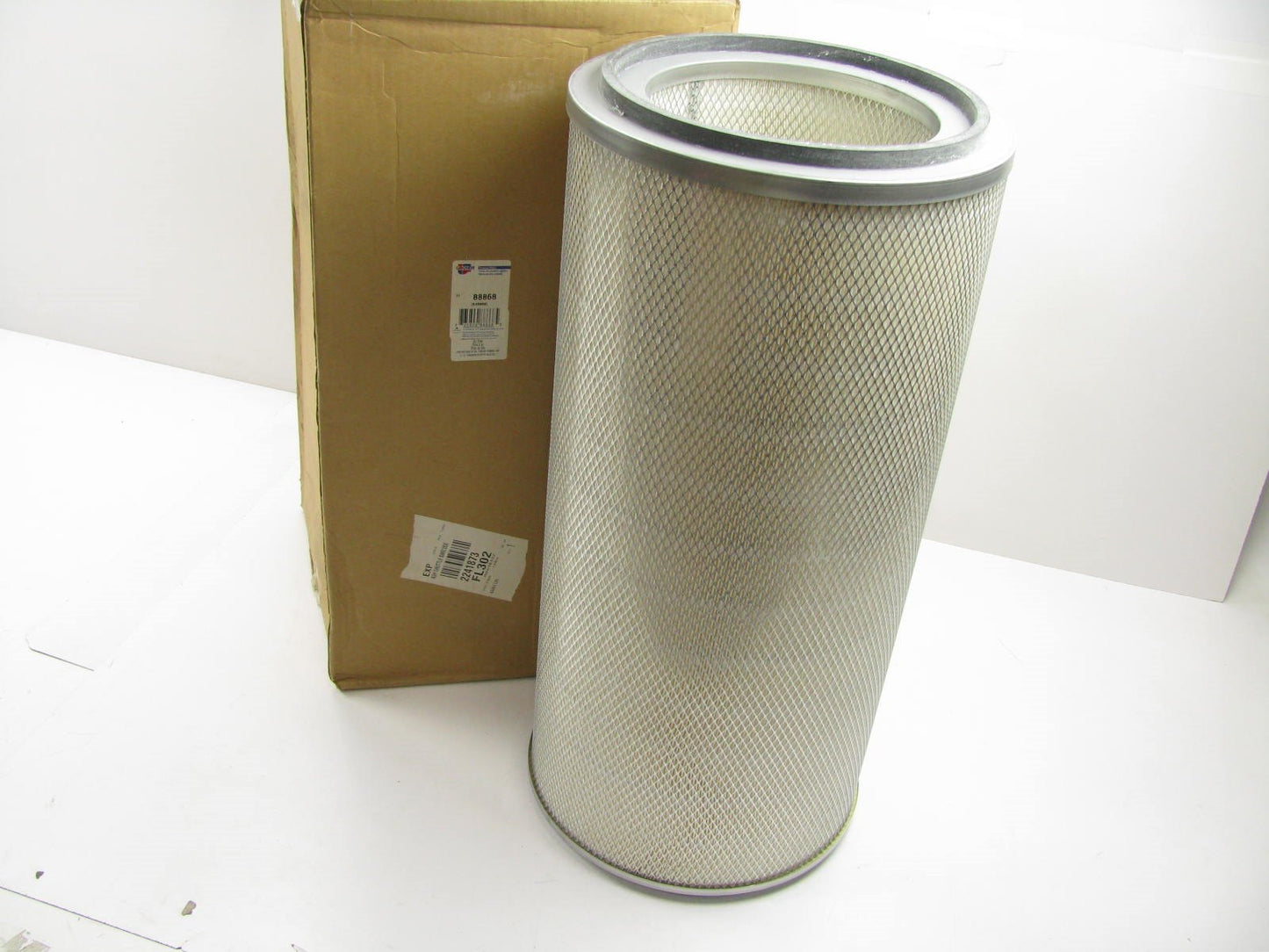Carquest 88868 Air Filter Replaces: 46868 A84545 6868 LAF2608 AF2082 AF996M