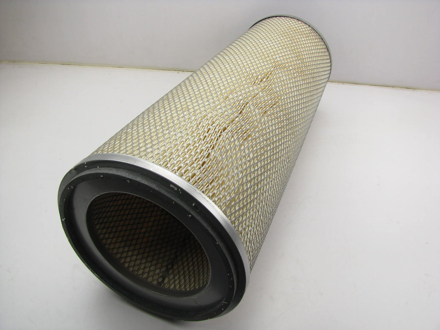 Carquest 88885 Air Filter Replaces: 46885 FA733 AF1797M P185026 PA2632 7C-8318