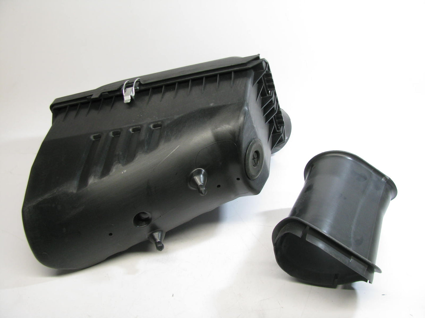 Carquest 89490 Air Filter Housing 2004-07 Ford F-250/350 Super Duty 6.0L Diesel