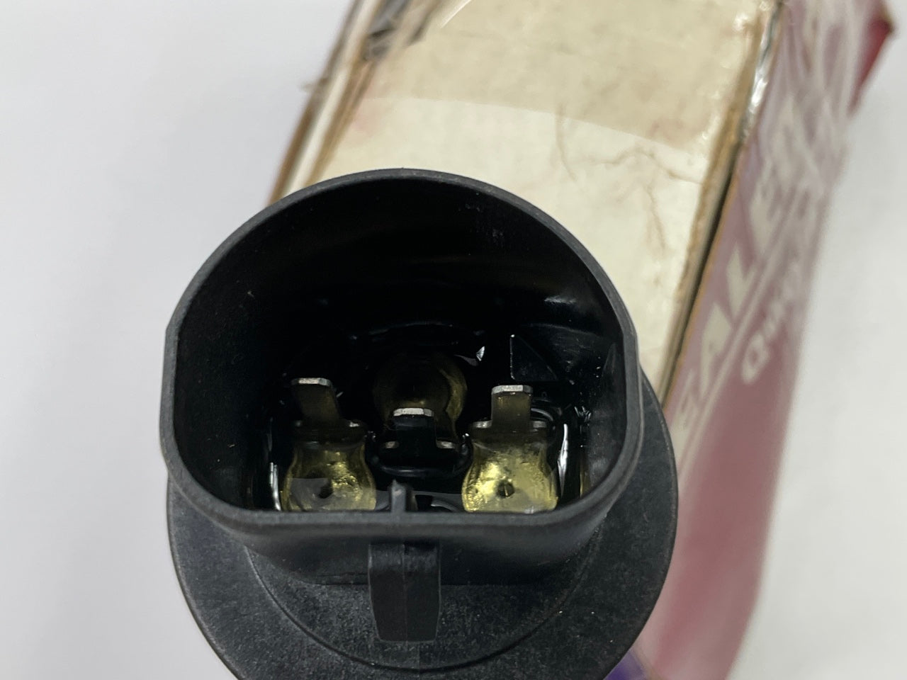 Carquest 9004BPCLB Halogen Headlight Lamp Light Bulb # 9004