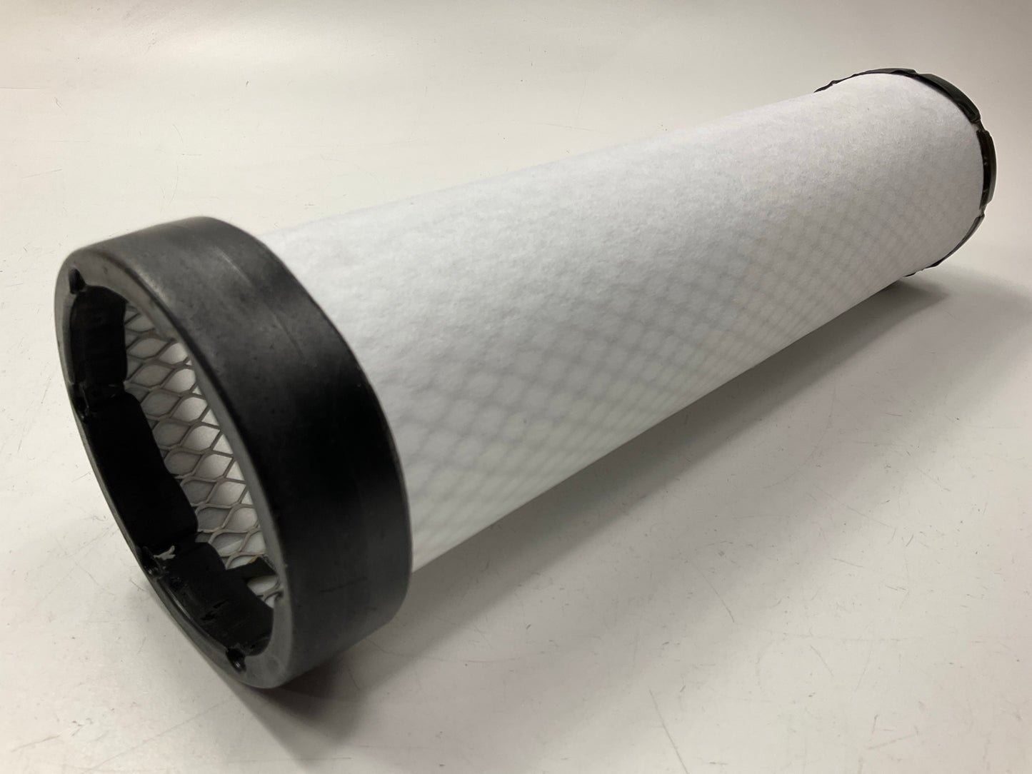 Carquest 93262 Engine Air Filter Replaces: 42331, 4499365. 2065235, 6737817100