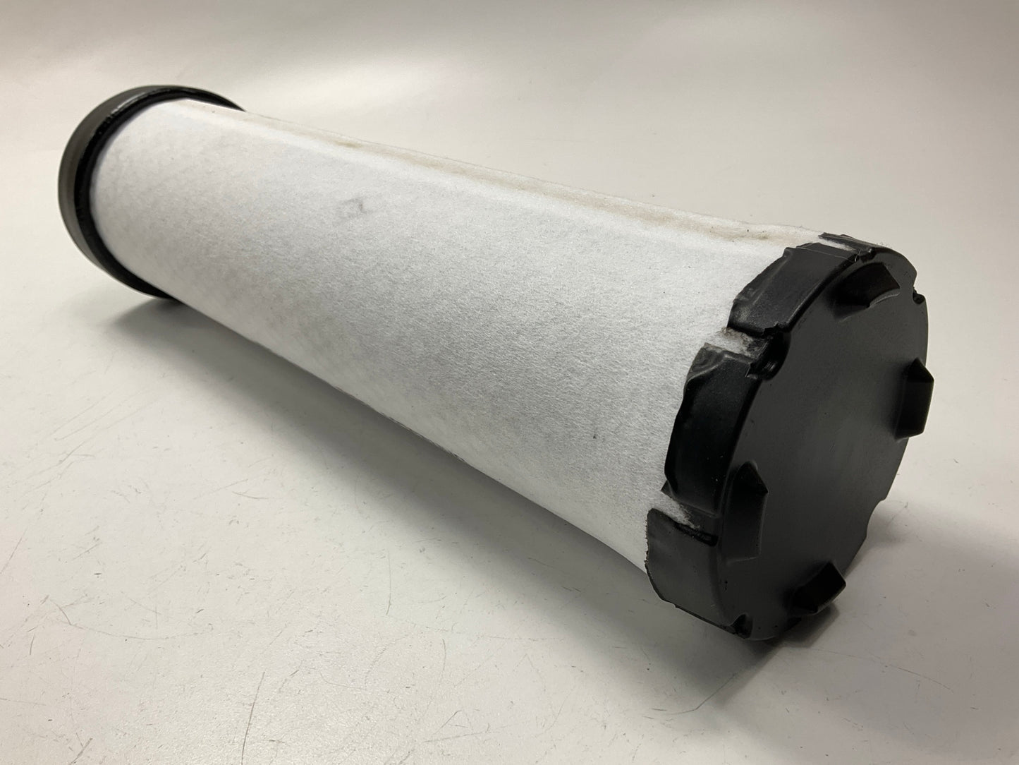 Carquest 93262 Engine Air Filter Replaces: 42331, 4499365. 2065235, 6737817100