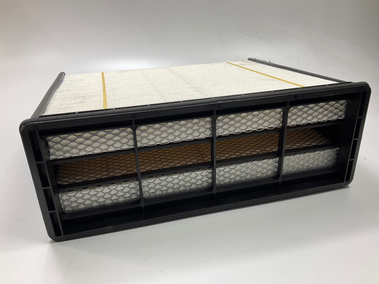 Carquest 93760 Air Filter - Replaces BALDWIN PA31002, HASTINGS AF2502, DBA5292