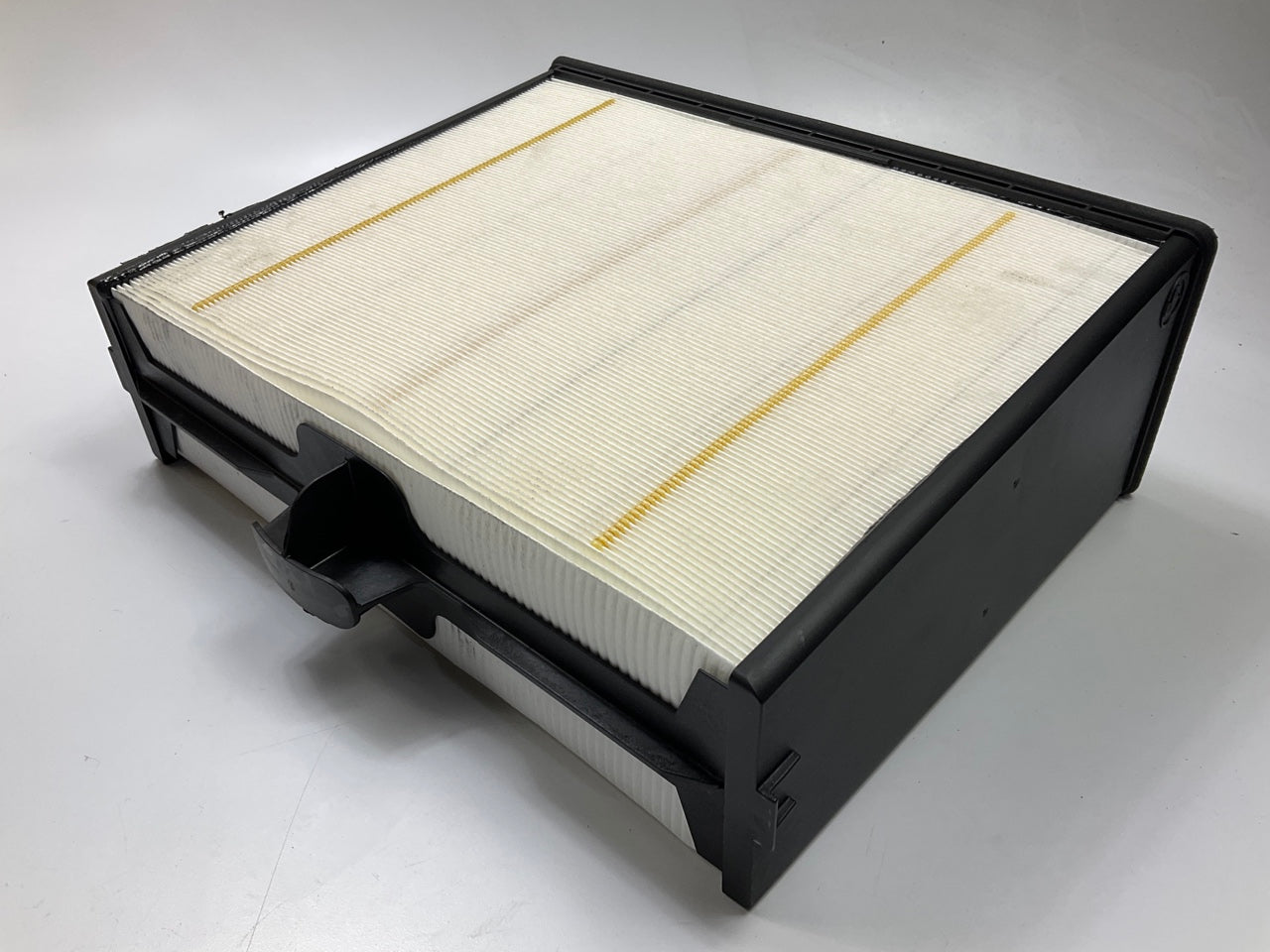 Carquest 93760 Air Filter - Replaces BALDWIN PA31002, HASTINGS AF2502, DBA5292
