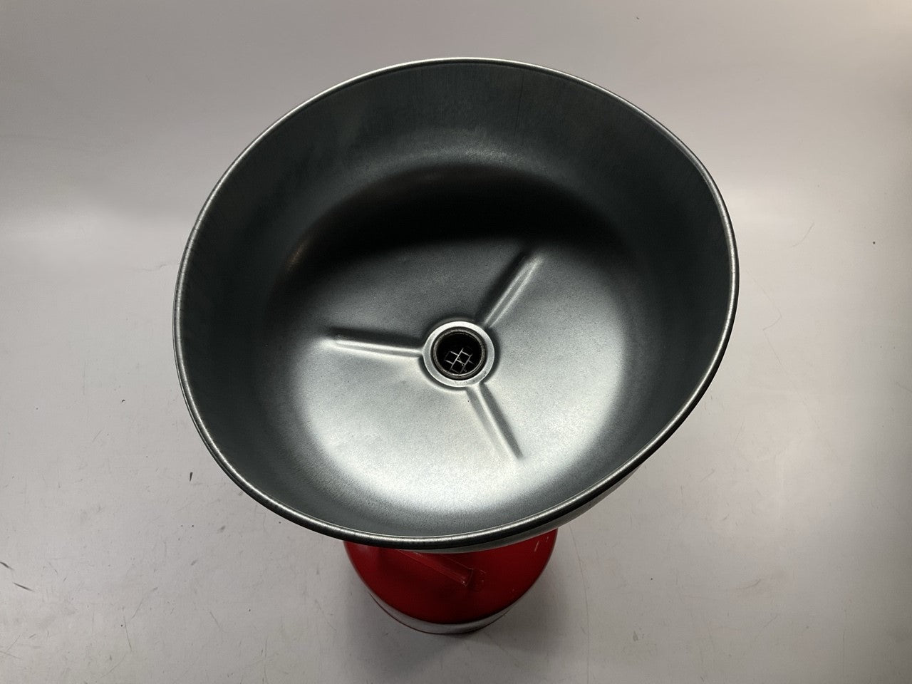 Carquest 94000 5 Gallon Lift Oil Catch Drain Pan