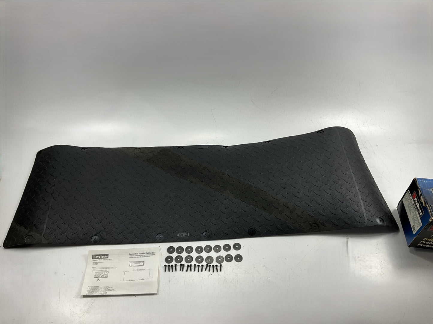 ProTecta 9583 Diamond Tailgate Protector Rubber Liner Mat - 1994-up Chevy S10