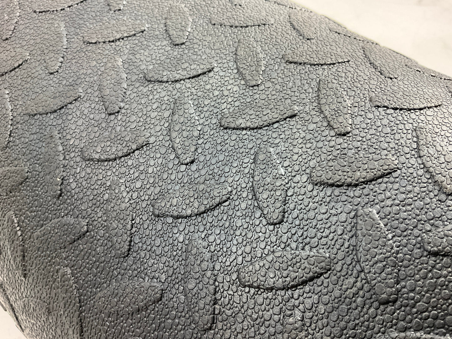 ProTecta 9583 Diamond Tailgate Protector Rubber Liner Mat - 1994-up Chevy S10