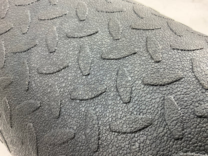 ProTecta 9583 Diamond Tailgate Protector Rubber Liner Mat - 1994-up Chevy S10