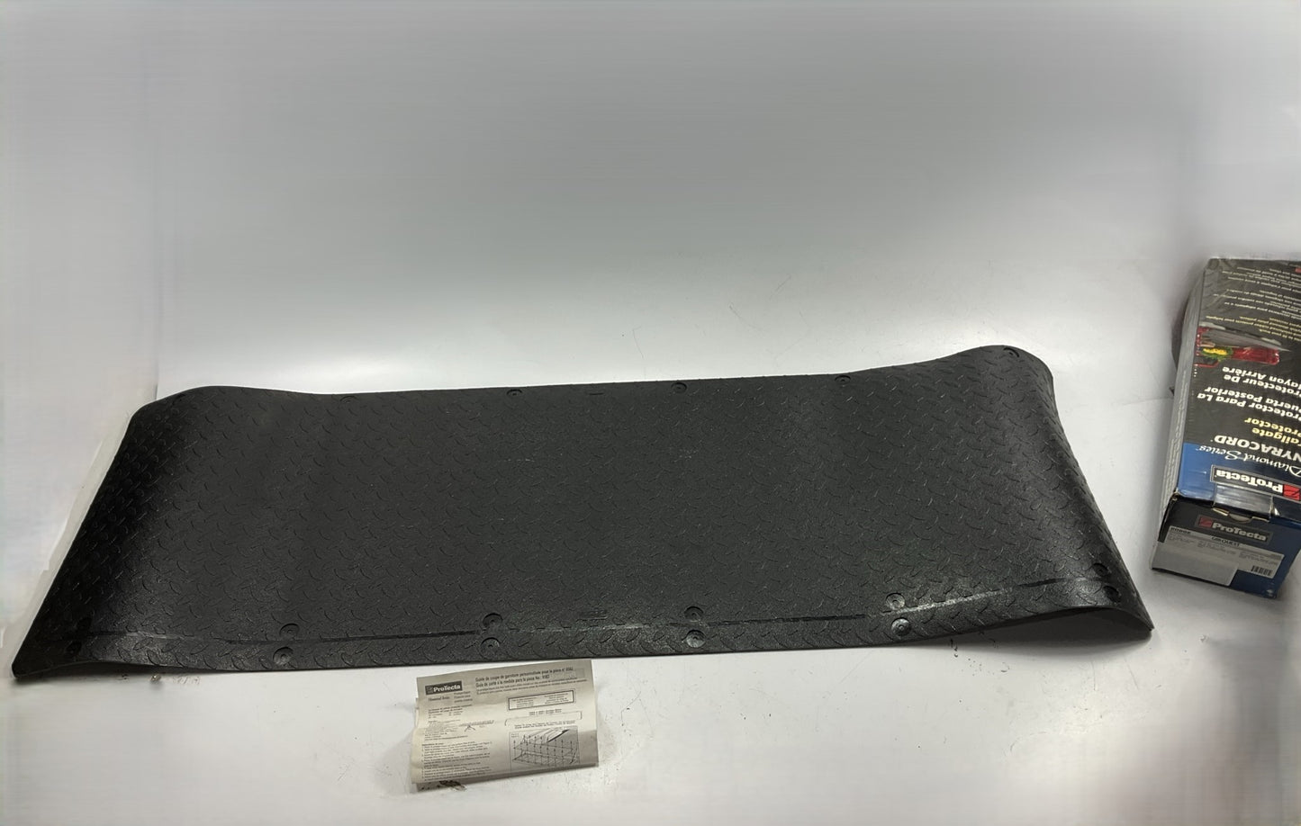 MISSING HARDWARE - Trim-To-Fit Tailgate Rubber Liner Mat 60-7/8'' X 19-3/4''